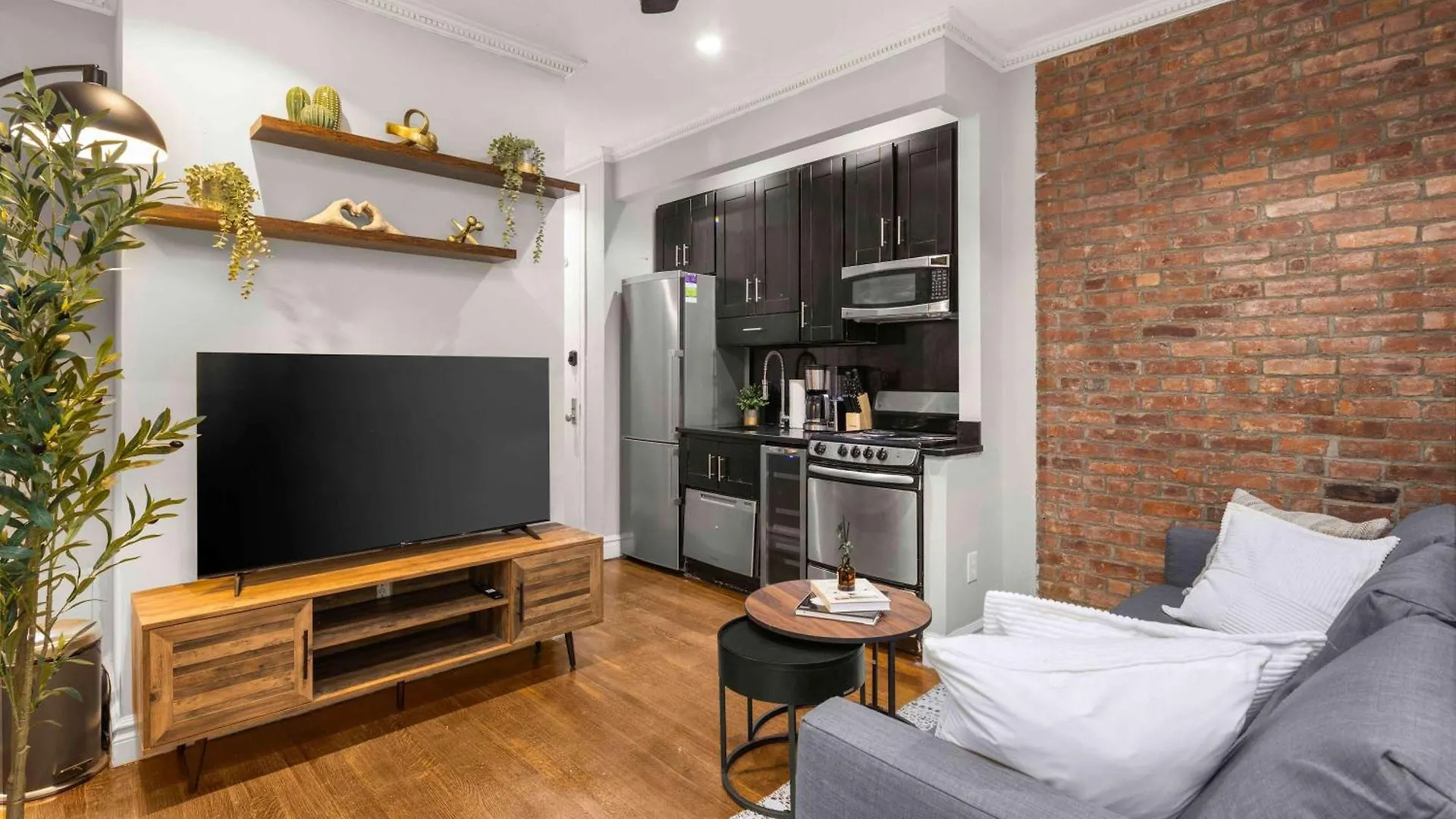 Stylish Midtown East Escape Near It All New York