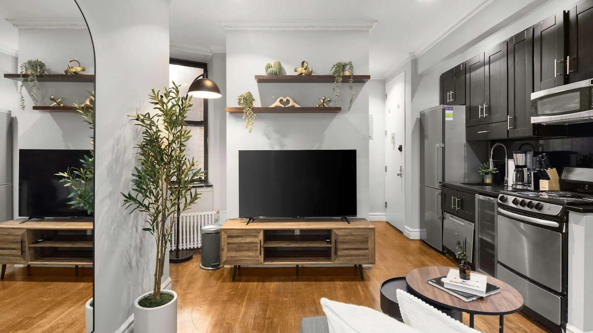 Stylish Midtown East Escape Near It All New York